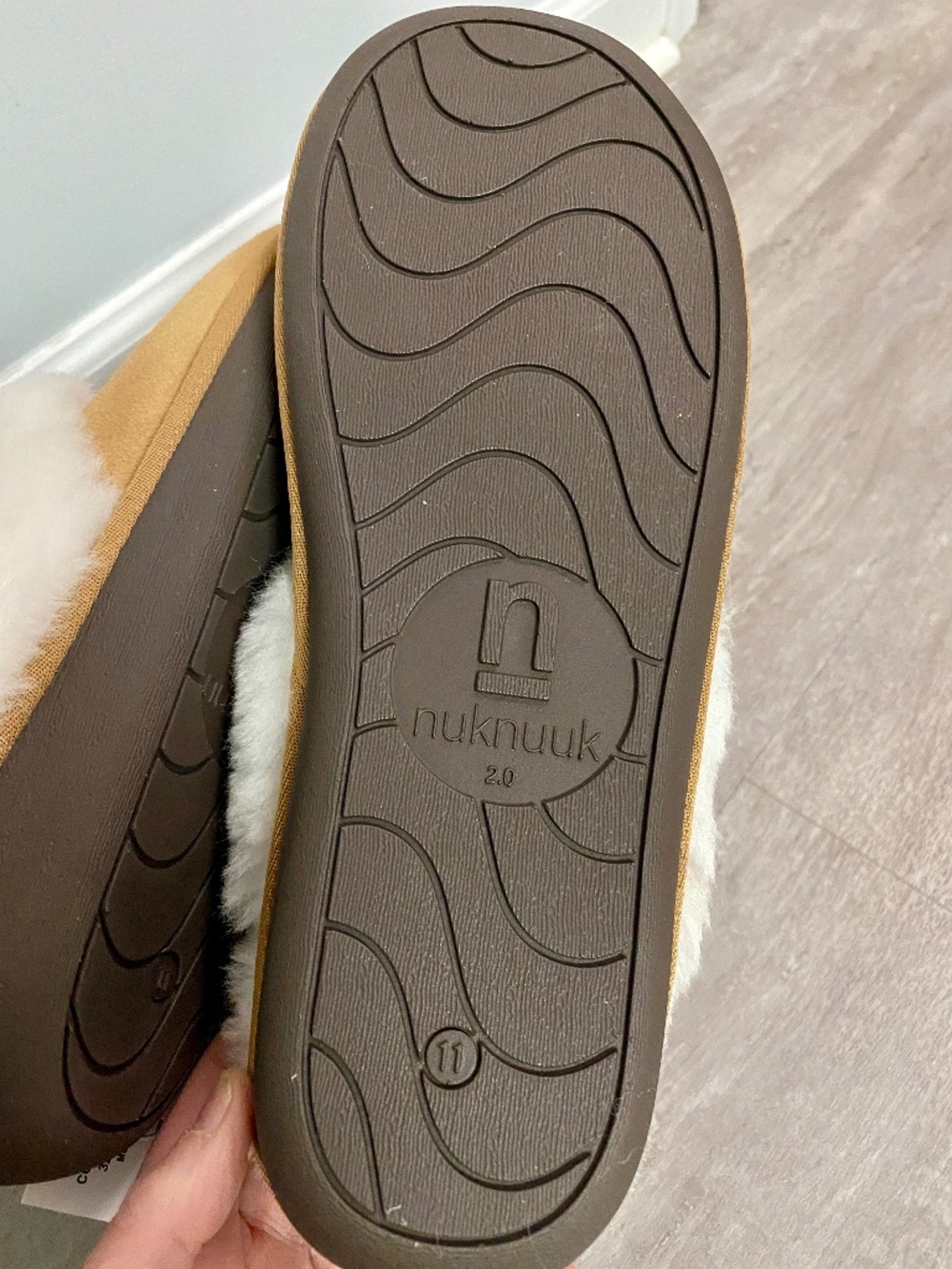Ladies Nuknuuk Slippers Size 11 Suede Sheepskin NEW with Tags & Box - Picture 9 of 14